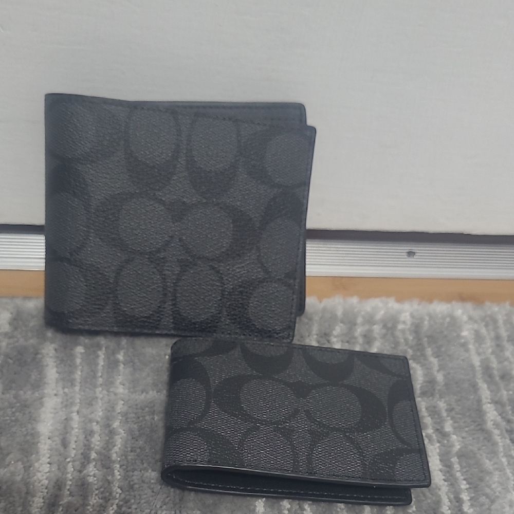 Black Leather Men's Wallet - Picture 3 of 6